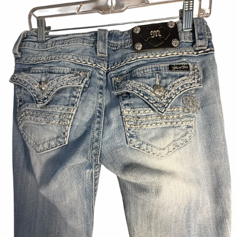 Miss Me Light Wash Embellished Flap Pocket Bootcut Jeans Sz 28 - Picture 5 of 15